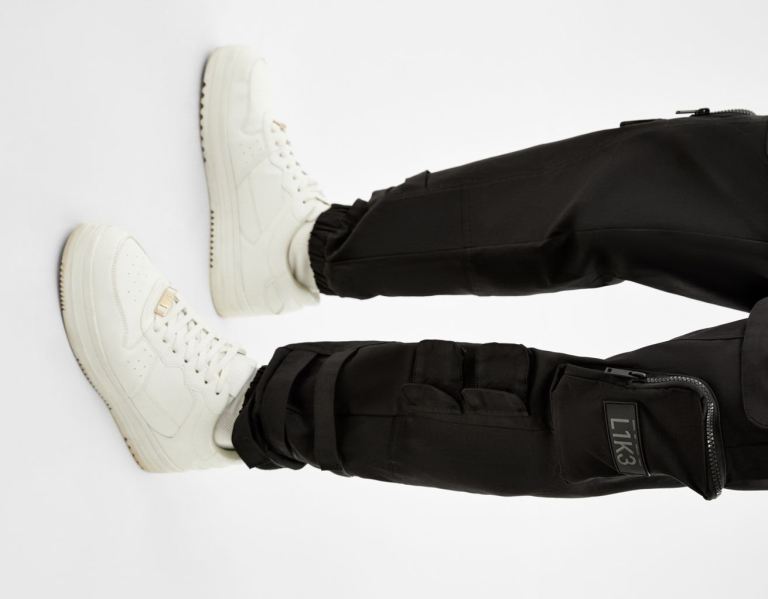 Nohavice Bershka Multipocket Joggers Panske Čierne | QzkDw7CYRnQ