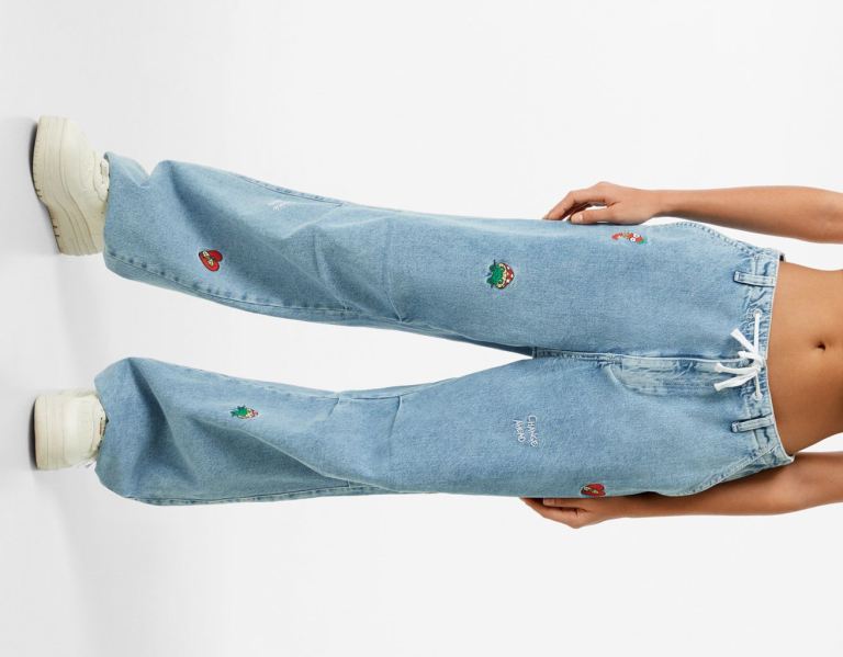 Parachute Bershka Embroidered Jeans Damske Svetlo Modre | GWG2tTSbdOo