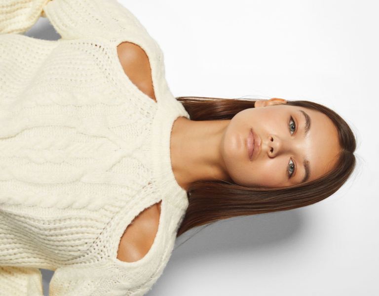 Pleteniny Bershka Cable-knit Cut Out Svetrove Saty Damske Krém | RVbuHMH3KQM