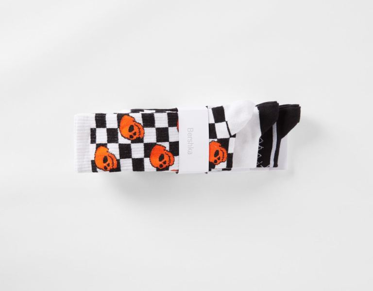 Ponozky Bershka Pack Of 3 Pairs Of Checkered And Skull Print Panske Čierne | gvcdFf3RwBB