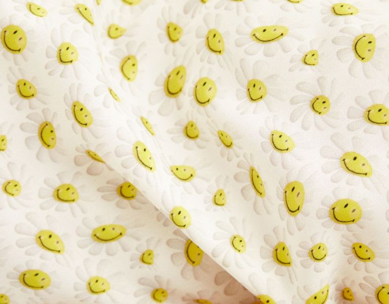 Saty Bershka Kratke Smiley® Print Mini Damske Krém | i3g1Hu3hNk1