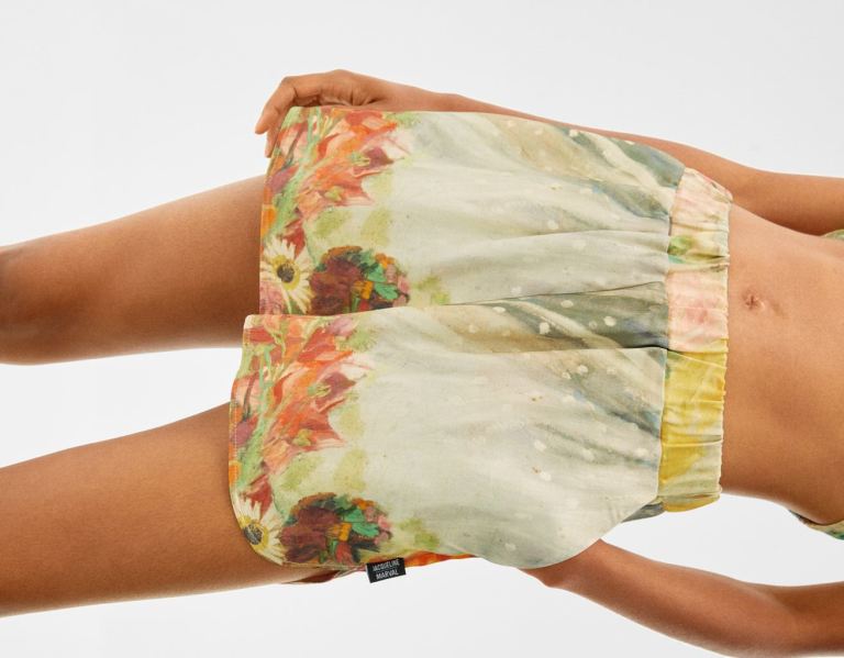 Sortky Bershka Art Series Satin Finish Bermuda With Floral Print Damske Viacfarebný | oAKWDbia5Mj