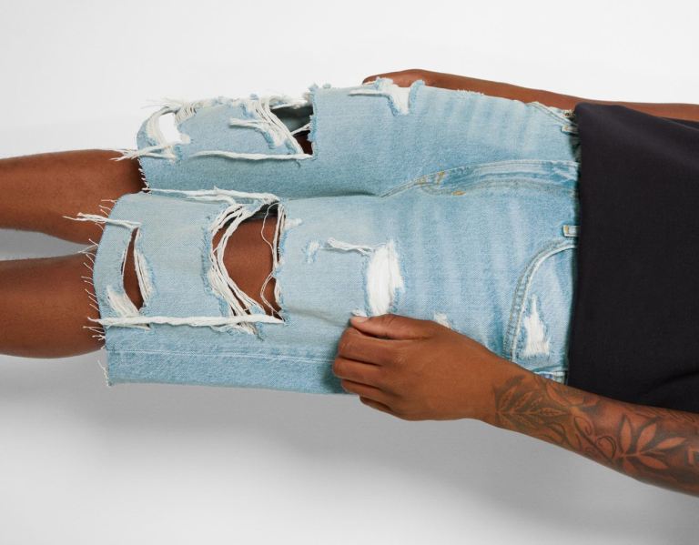 Sortky Bershka Ripped Denim Bermuda Panske Svetlo Modre | baGcfUIBFWJ