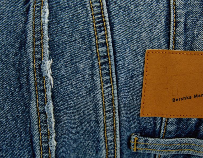 Sortky Bershka Vychudnutý Denim Bermuda With Rips Panske Modre | Z1Gx2AWnIea