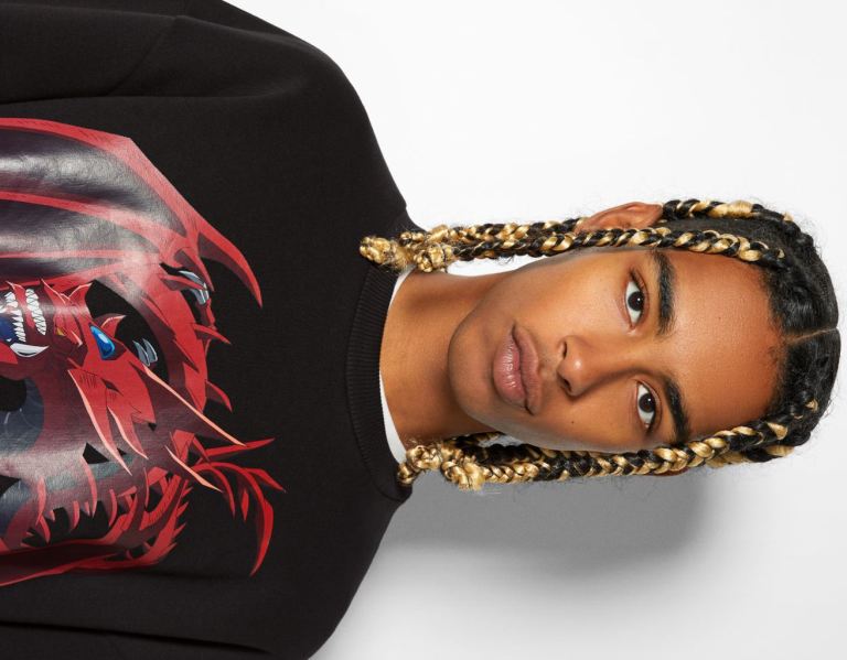 Teplaky Bershka Oversize Crew Neck Sweatshirt With A Yu-gi-oh! Print Panske Čierne | OPLvWEWxTIJ