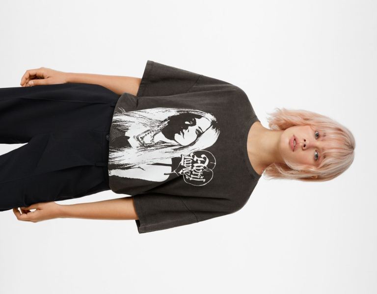 Tricko Bershka Kratke Sleeve With An Avril Lavigne Print Damske Čierne | iqtfl8Ouymk