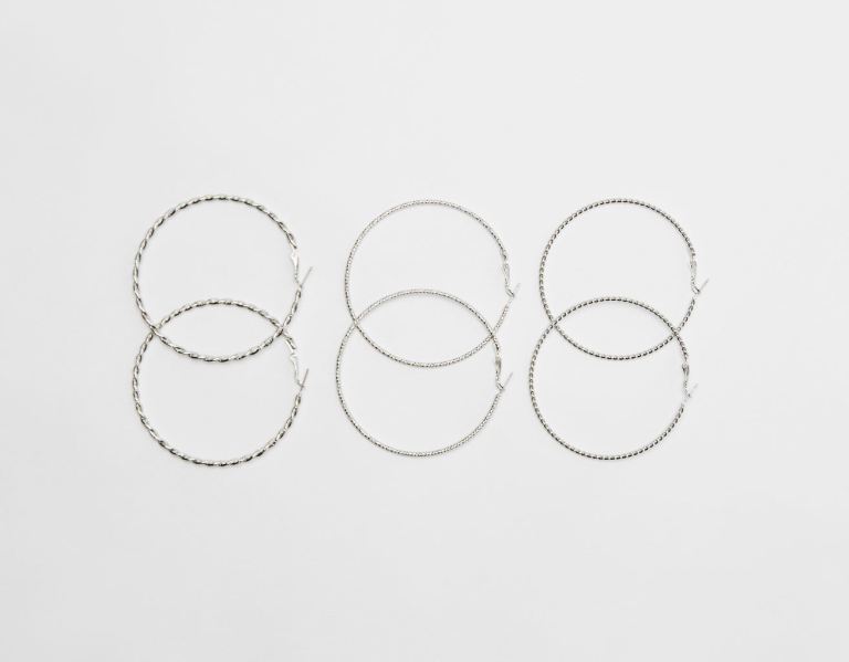 Šperky Bershka Set Of 3 Pairs Of Thin Hoop Earrings Damske Strieborne | k1MeDwFr61R