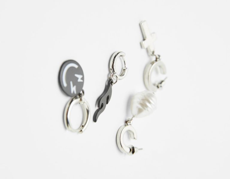 Šperky Bershka Set Of 4 Xl Earcuff Earrings Panske Biele | 7sOBwe1jYDq