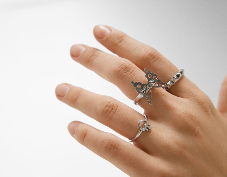 Šperky Bershka Set Of 8 Butterfly Rings Damske Strieborne | 5LryweEPXBt