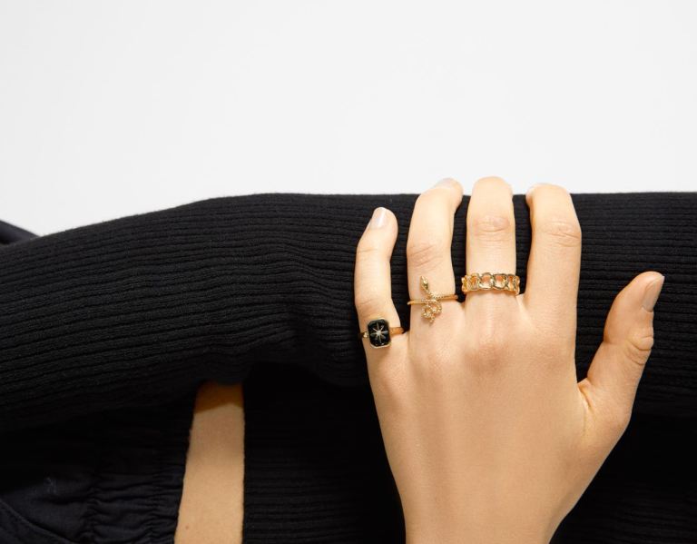 Šperky Bershka Set Of 8 Snake Rings Damske Zlate | IjNjOoJtXAK