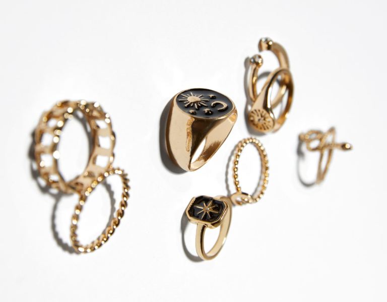 Šperky Bershka Set Of 8 Snake Rings Damske Zlate | IjNjOoJtXAK