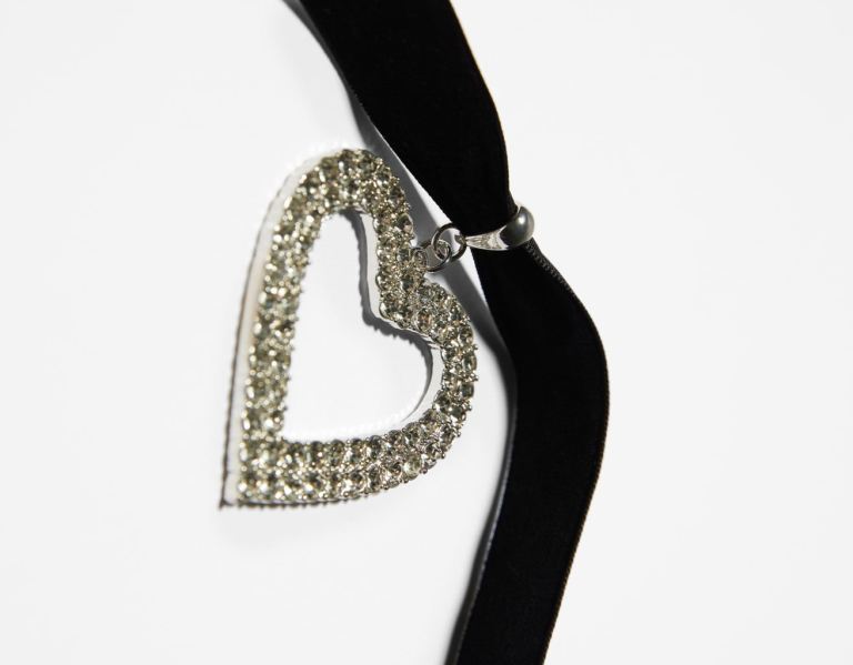 Šperky Bershka Velvet Choker Necklace With A Rhinestone Heart Damske Čierne | m0ys1pNccJq